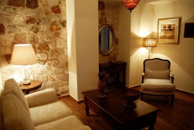 Korina Gallery Hotel Вати Екстериор снимка