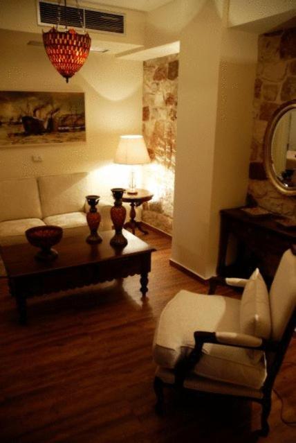 Korina Gallery Hotel Вати Екстериор снимка