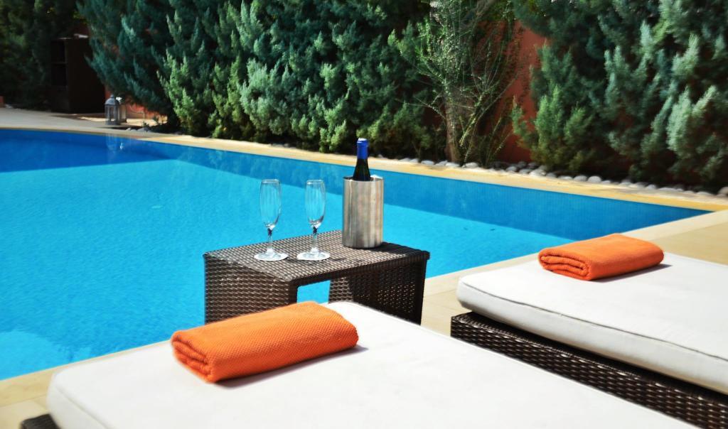 Korina Gallery Hotel Вати Екстериор снимка