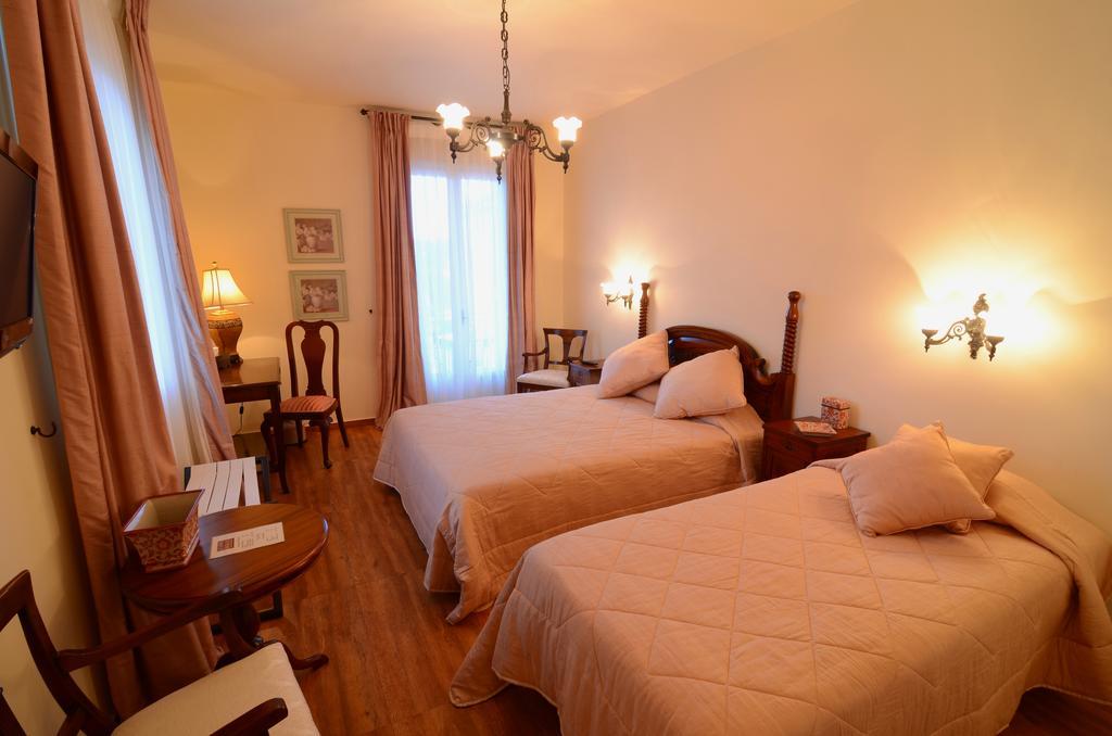 Korina Gallery Hotel Вати Екстериор снимка