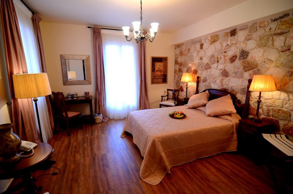 Korina Gallery Hotel Вати Екстериор снимка