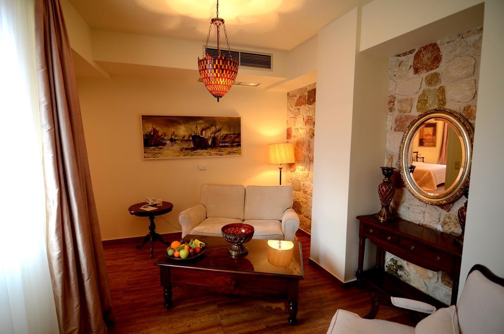 Korina Gallery Hotel Вати Екстериор снимка
