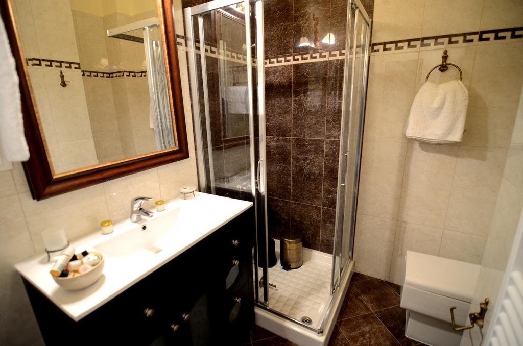 Korina Gallery Hotel Вати Екстериор снимка