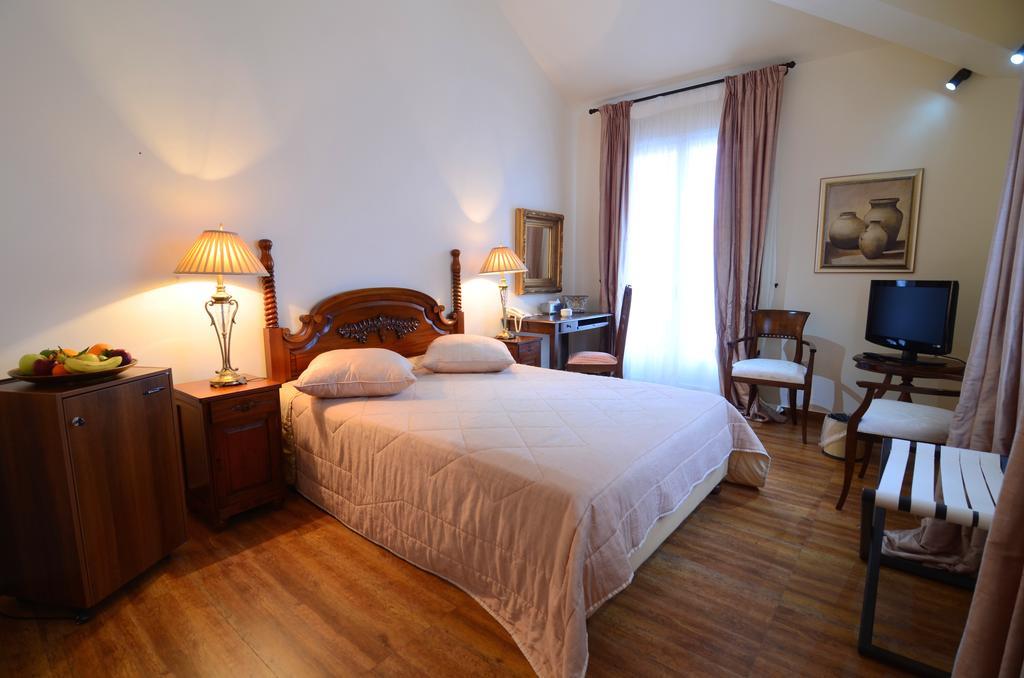 Korina Gallery Hotel Вати Екстериор снимка
