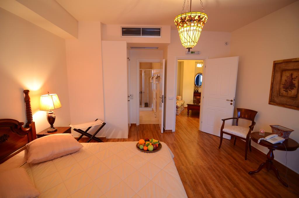 Korina Gallery Hotel Вати Екстериор снимка