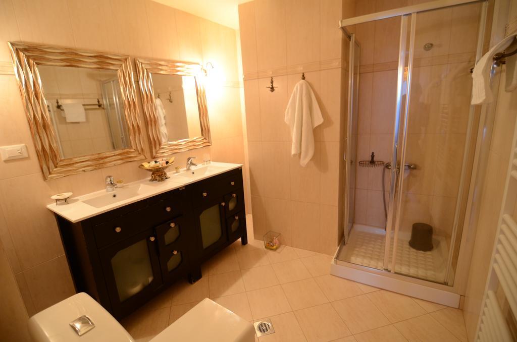 Korina Gallery Hotel Вати Екстериор снимка