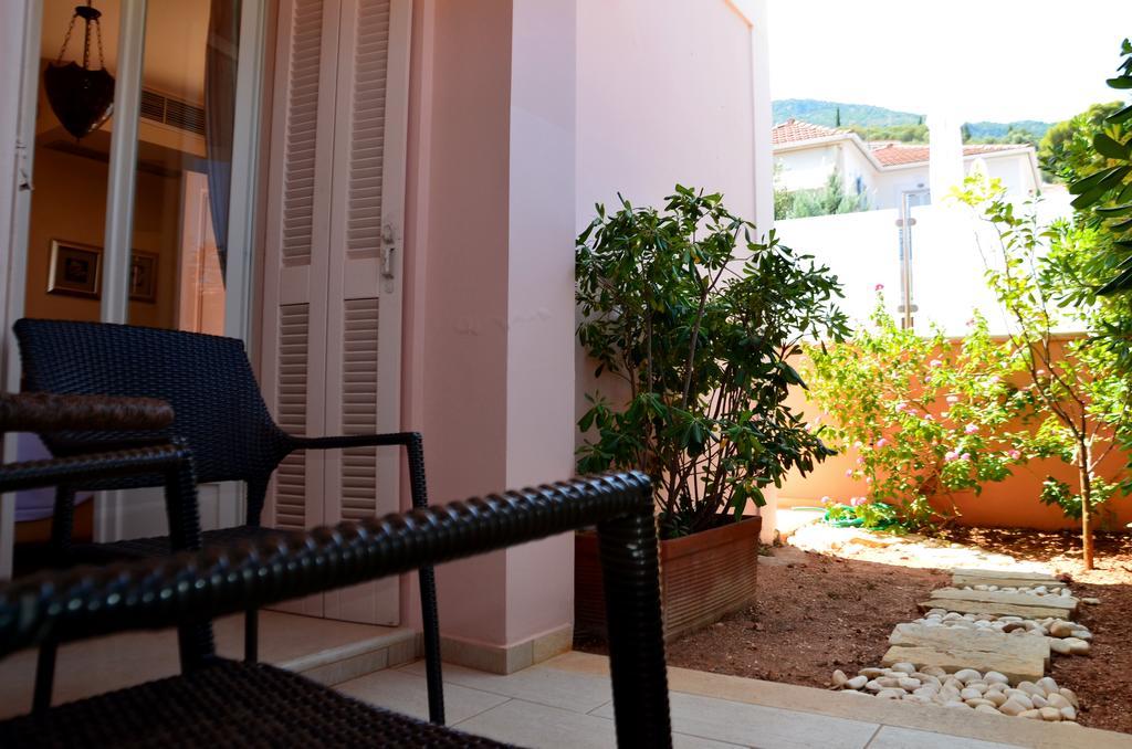 Korina Gallery Hotel Вати Екстериор снимка