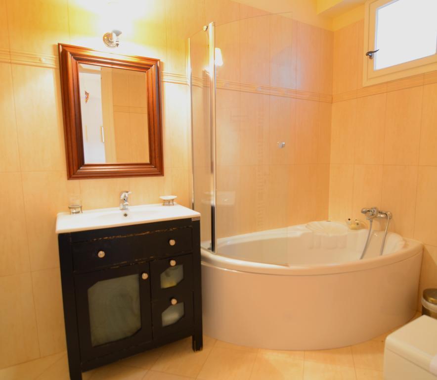 Korina Gallery Hotel Вати Екстериор снимка