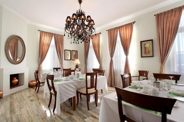 Korina Gallery Hotel Вати Екстериор снимка