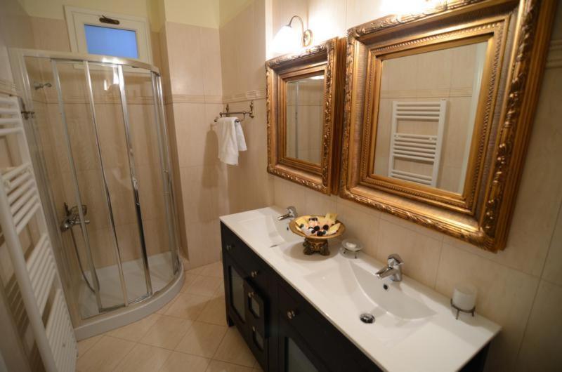 Korina Gallery Hotel Вати Стая снимка